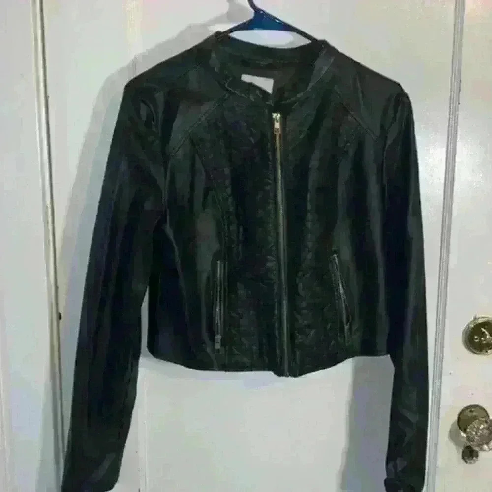 Women’s Miss Selfie Size Small Lined Faux Leather Fur Long Sleeve Zip Up Jacket